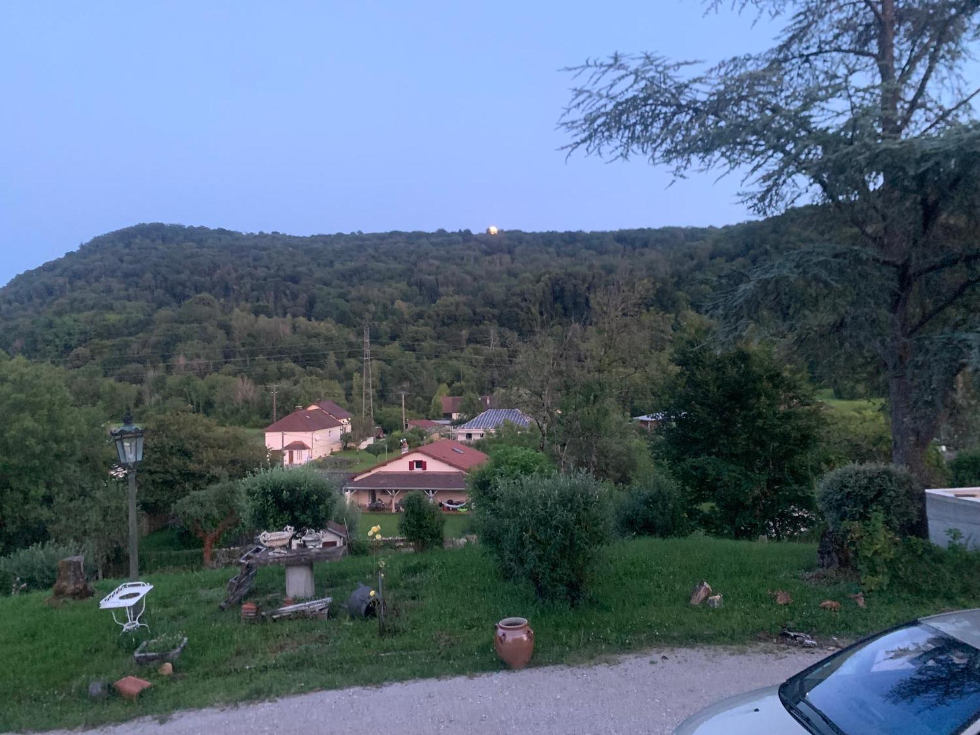 Longue Vue En Arbois Bed & Breakfast Exterior foto