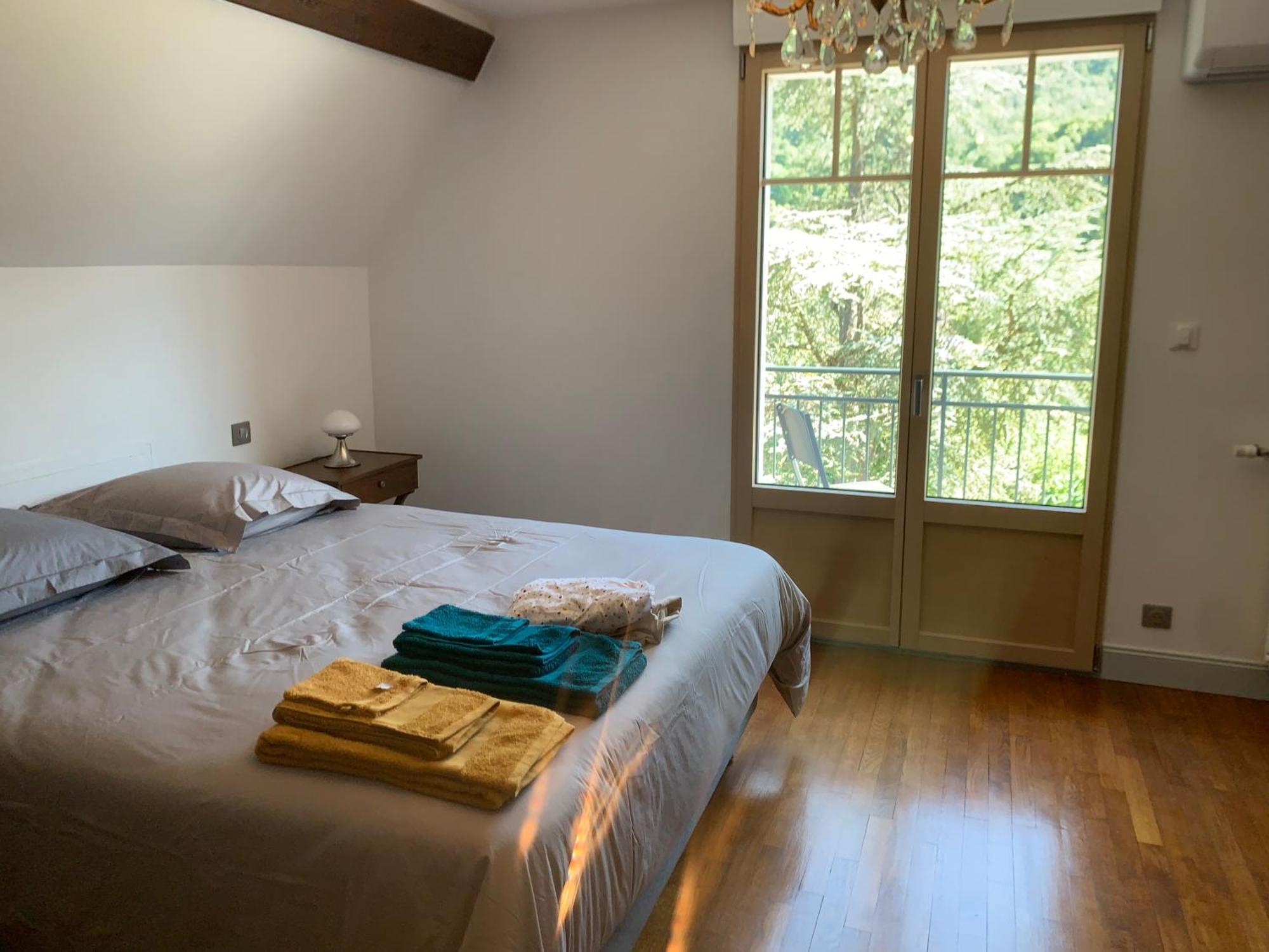 Longue Vue En Arbois Bed & Breakfast Exterior foto