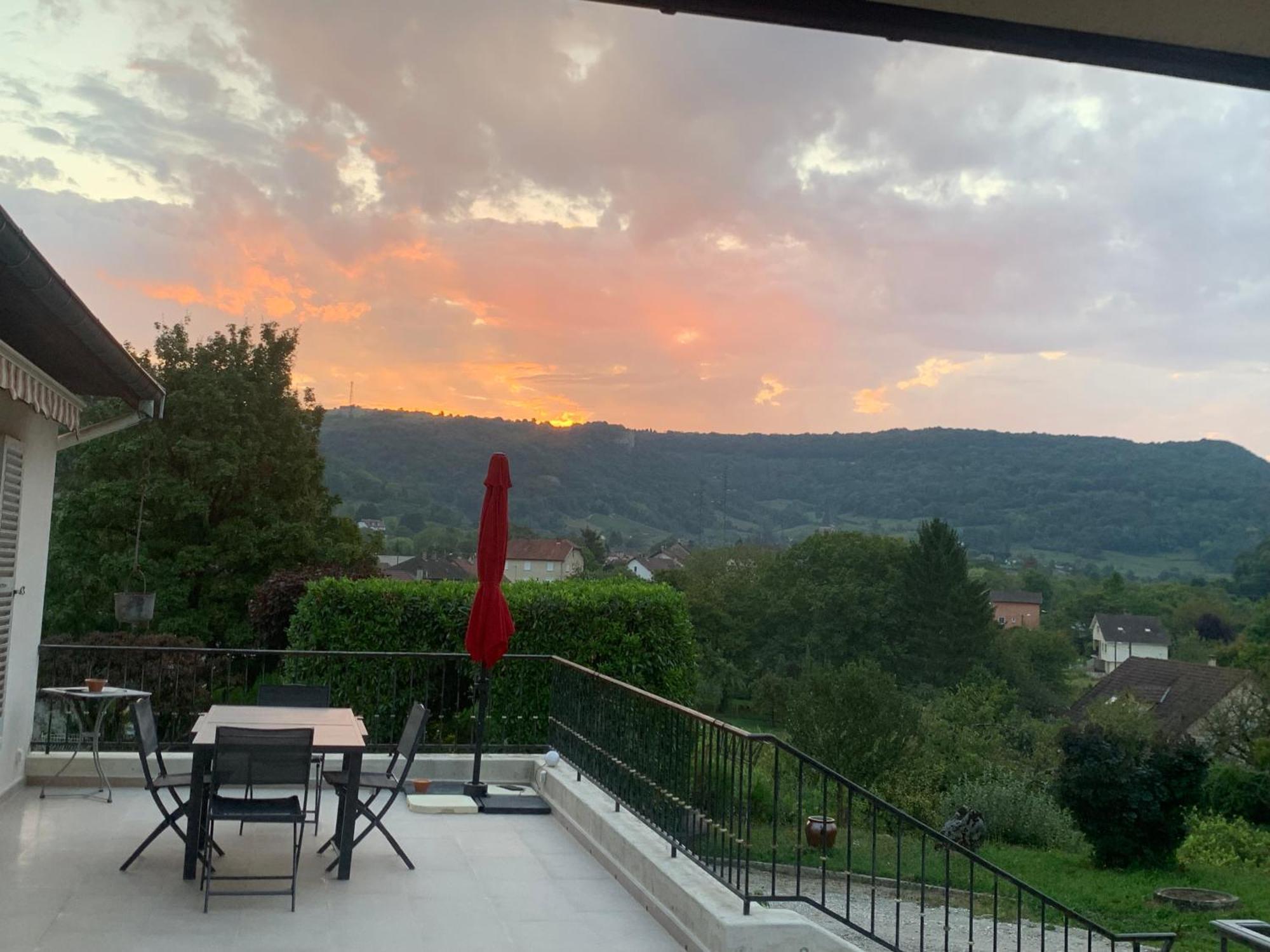 Longue Vue En Arbois Bed & Breakfast Exterior foto