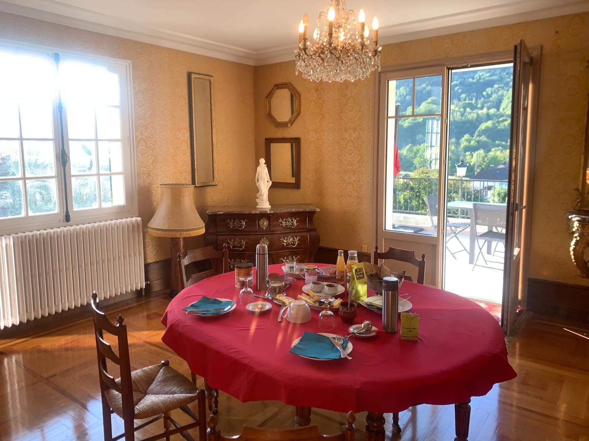 Longue Vue En Arbois Bed & Breakfast Exterior foto
